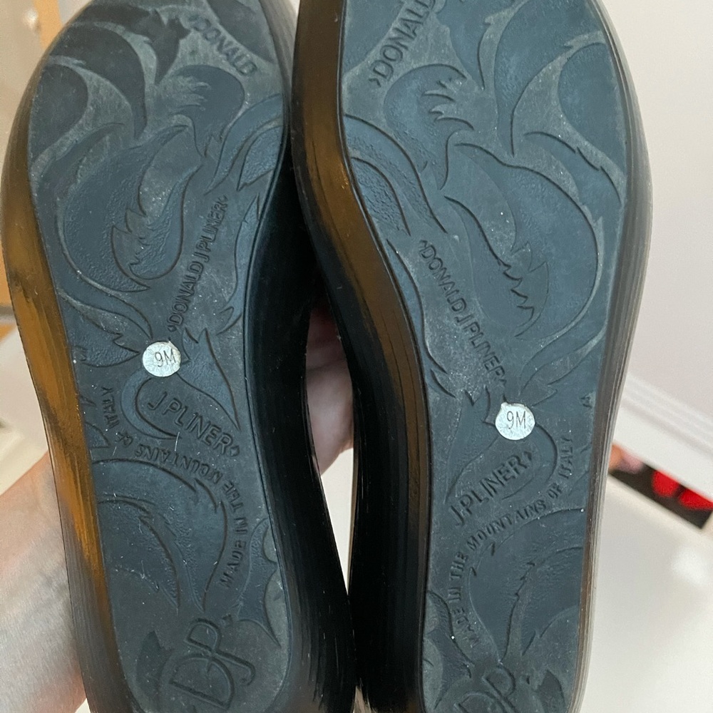 Sandals - Picture 3 of 4